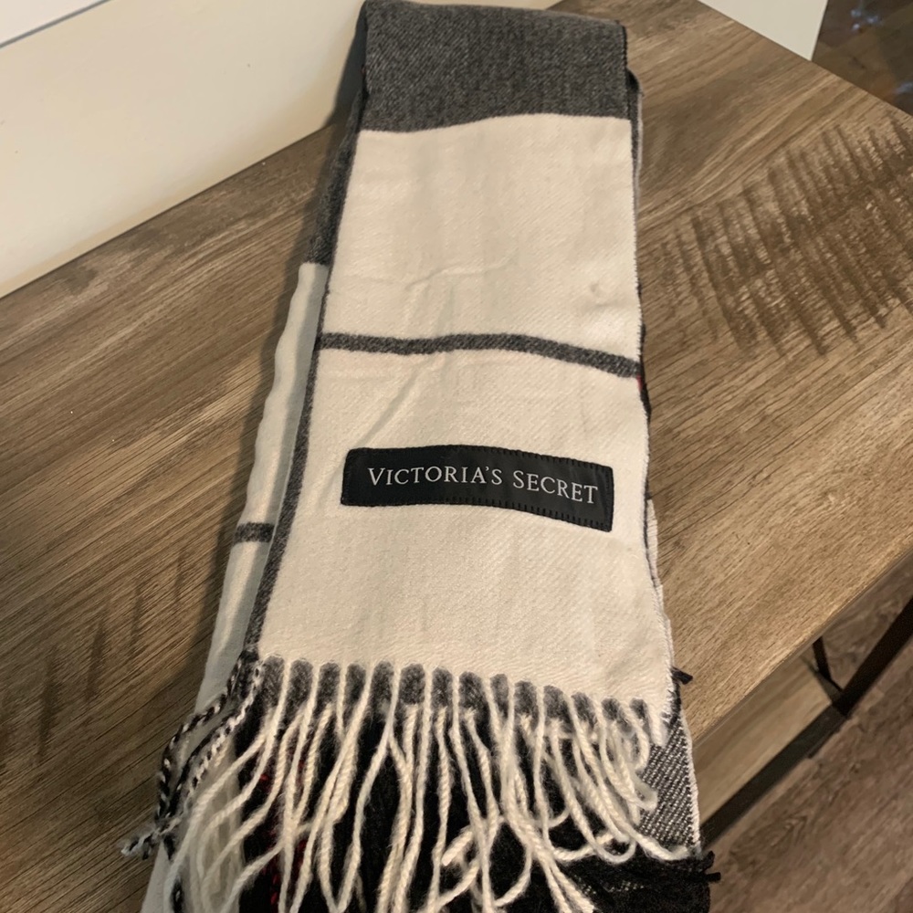 Victoria Secrets Plush Scarf (Red, White & Black)